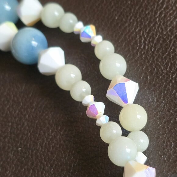 Vintage beaded necklace in varigated colours and shapes and materials. - Picture 6 of 9